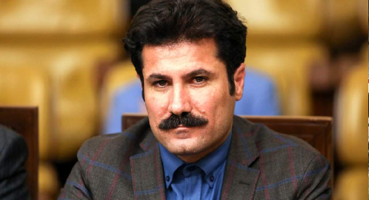 مجلس با استعفای حسین‌زاده موافقت کرد