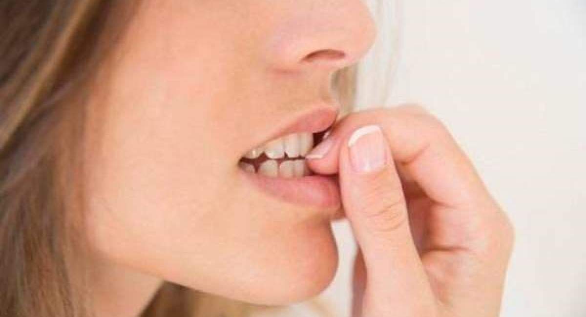 ناخن جویدن را با این روش‌ها ترک کنید