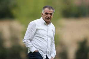 در زمین حریف استقلال نمی‌شوند خواهش می‌کنم محرومیت ساپینتو را ببخشید